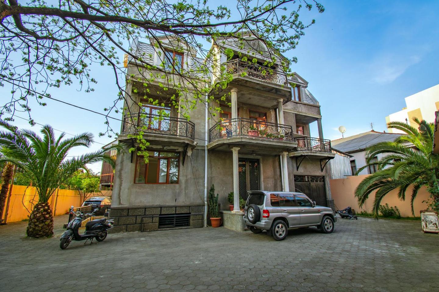 Nana'S Guesthouse Μπατούμι Εξωτερικό φωτογραφία