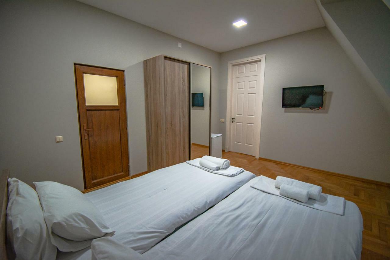Nana'S Guesthouse Μπατούμι Εξωτερικό φωτογραφία